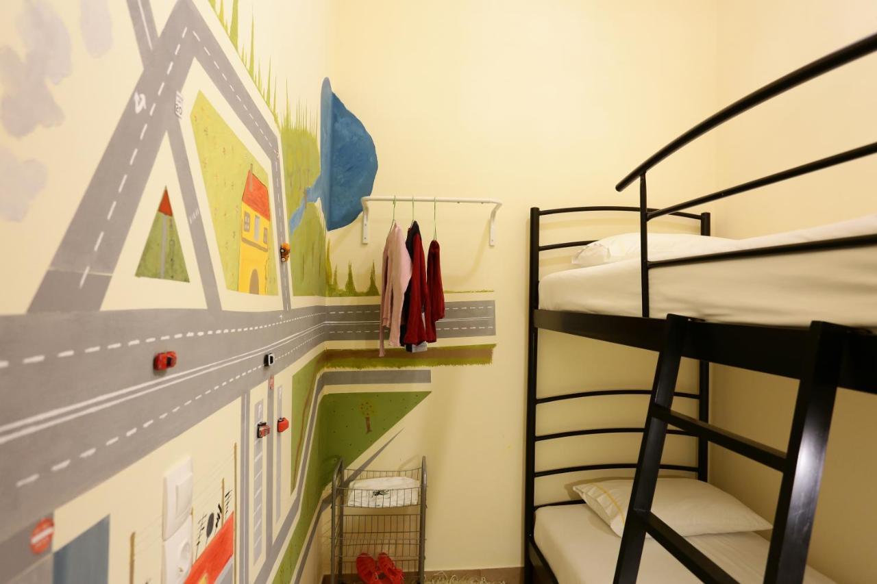 Eleonas Hotel Roviés Eksteriør bilde